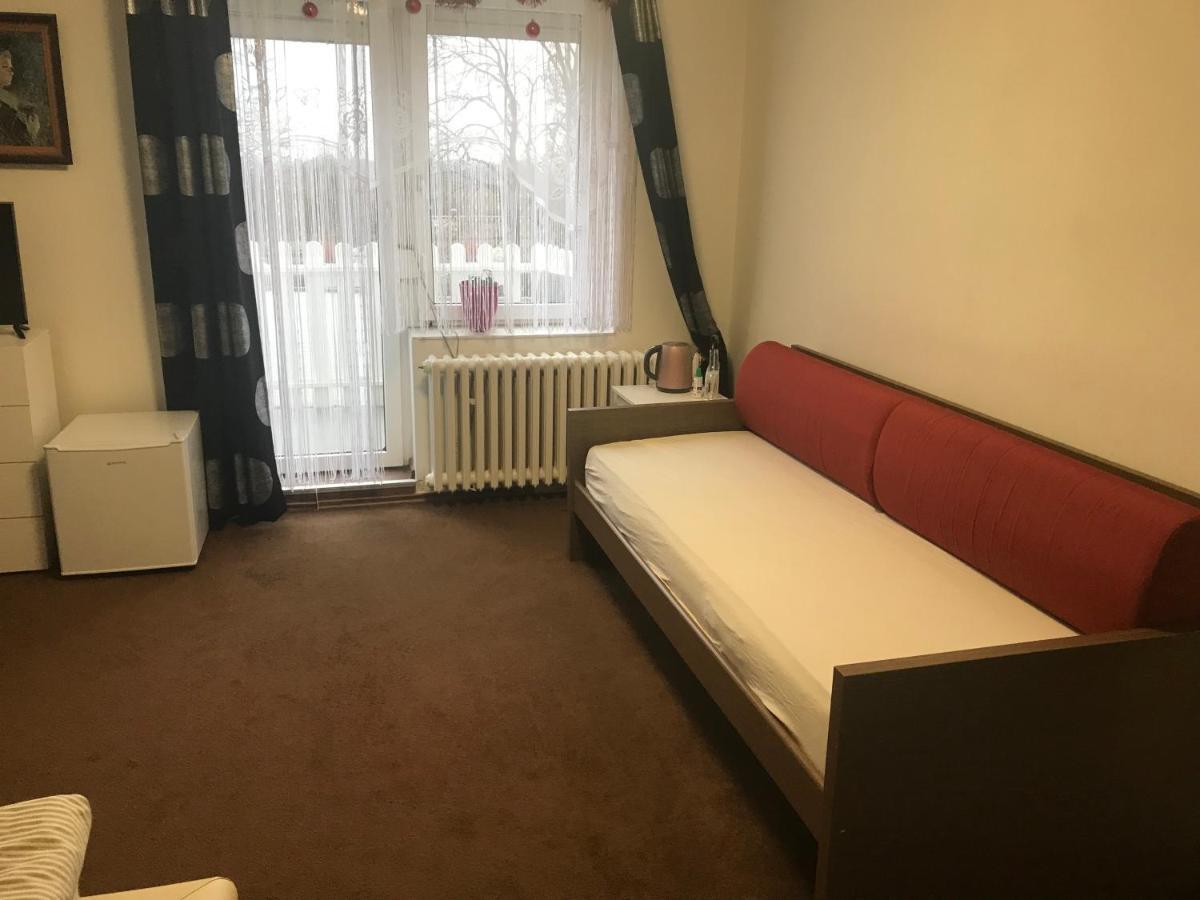 Homestay U Hanky Zdiby المظهر الخارجي الصورة